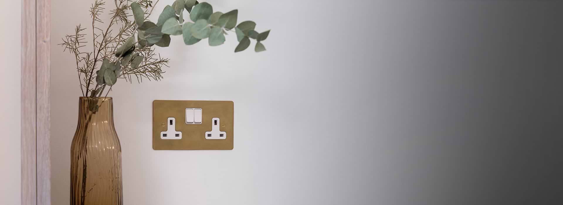Antique brass - white inserts