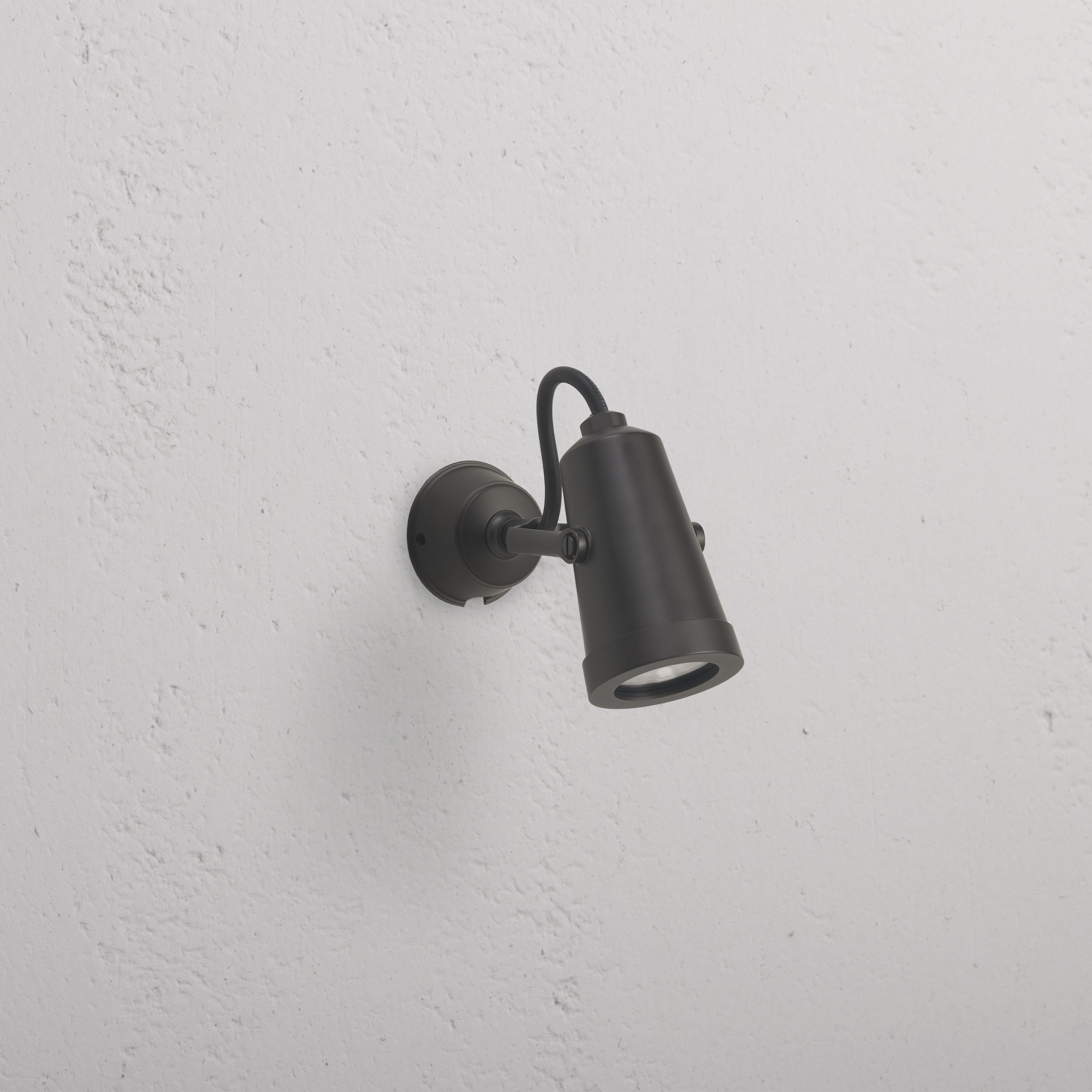 Cambridge Wall Spotlight – Bronze
