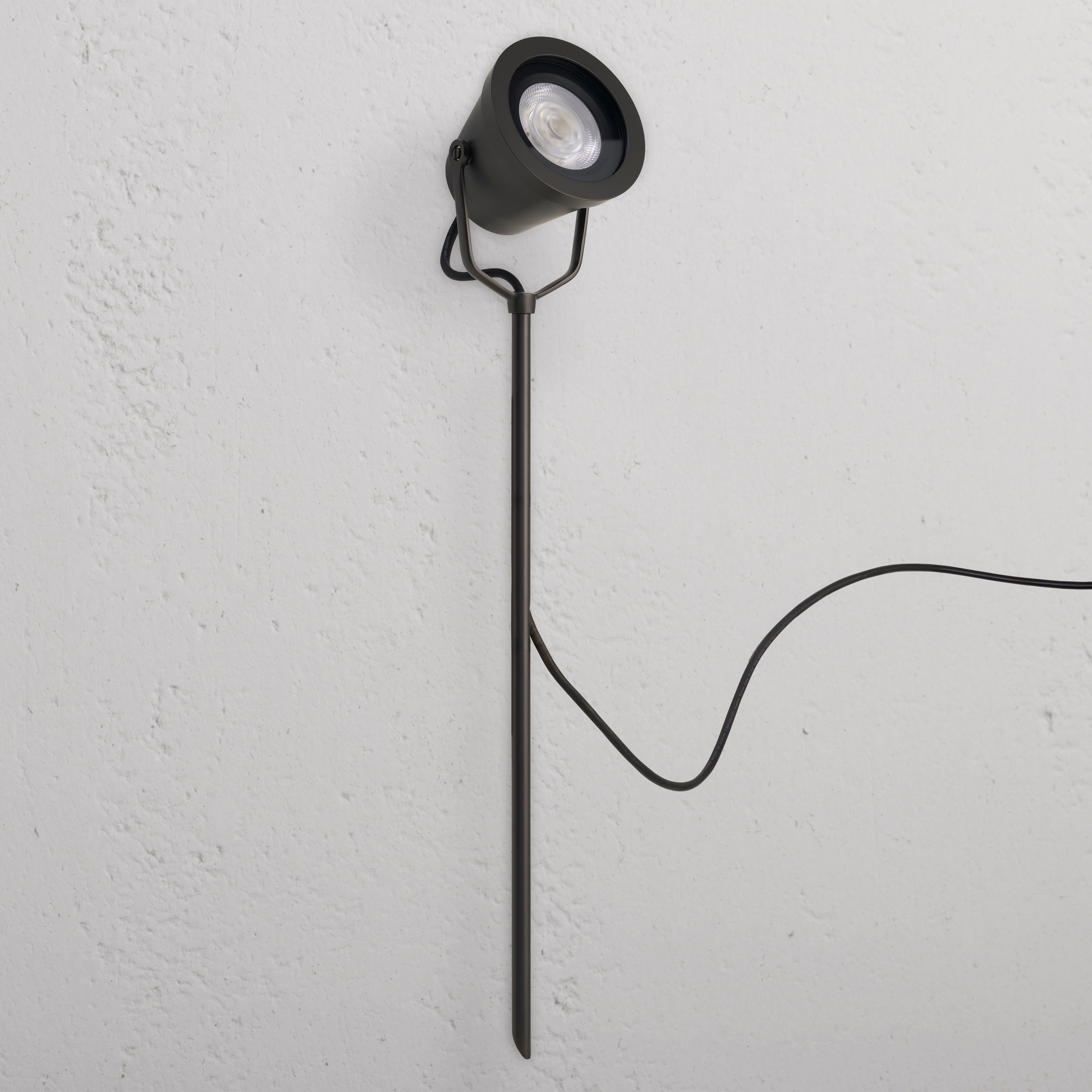 Cambridge Ground Floodlight – Bronze, an outdoor floodlight with a bronze finish and ground stake.