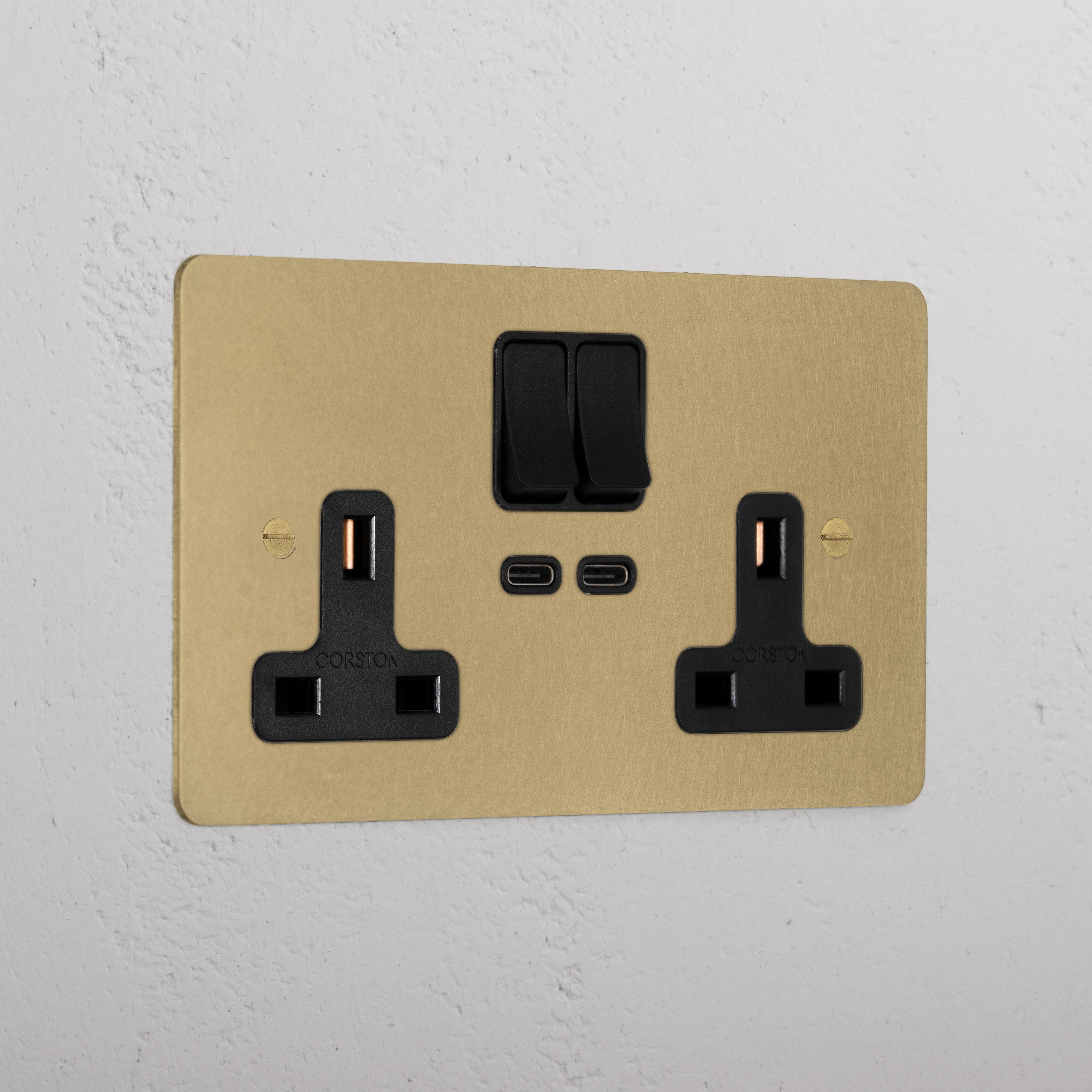 Designer Antique Brass Double Socket With Usb-C Fast Charge Black