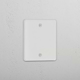 Ästhetische durchsichtige weiße einzelne Grundplatte ohne Schalter oder Steckdose (0x) – dekoratives Wohndetail