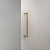 Antikes Messing Harper Stoßgriff 1x 320 mm – auf weißem Hintergrund