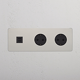 USB-C-Anschluss (30 W) 1x + SchuKo-Steckdoseneinsatz (Typ F) 2x rund in Dreifachrahmen – Poliertes Nickel + Schwarz