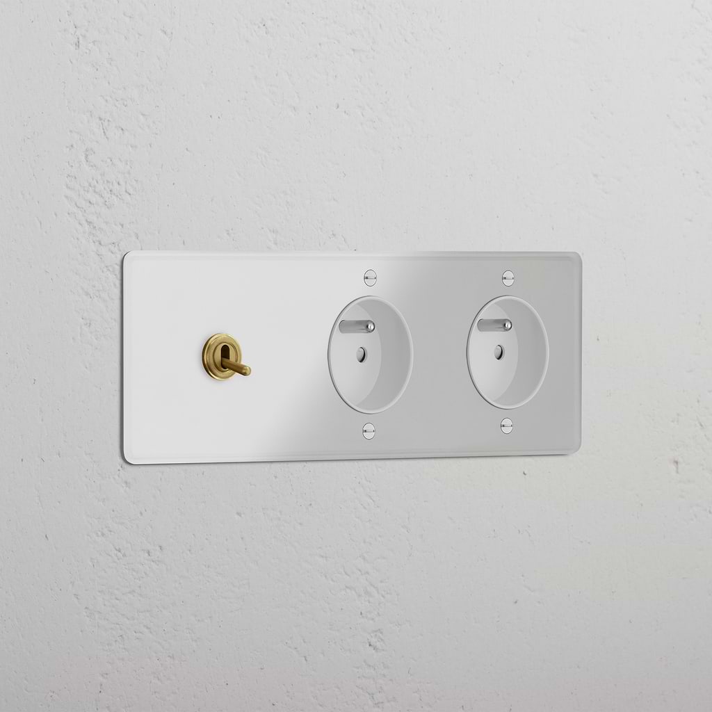 Tuimelschakelaar & 2x Rond Belgisch Type E Stopcontact (Drievoudige Afdekplaat) - Doorzichtig Antiek Messing (Wit Inzetstuk)