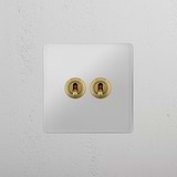 Doorzichtige Antiek Messing enkele tuimelschakelaar met 2 posities - elegante lichtbeheeroplossing op witte achtergrond