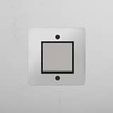 Funktionaler Schalter mit einer Wippe – Durchsichtig + Poliertes Nickel + Schwarz – schlichtes Lichtmanagement – auf weißem Hintergrund