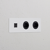Dreifachrahmen mit USB-Anschluss (30 W) + 3x Schweizer Steckdoseneinsatz (Typ J) rund – Lackierbar + Schwarz