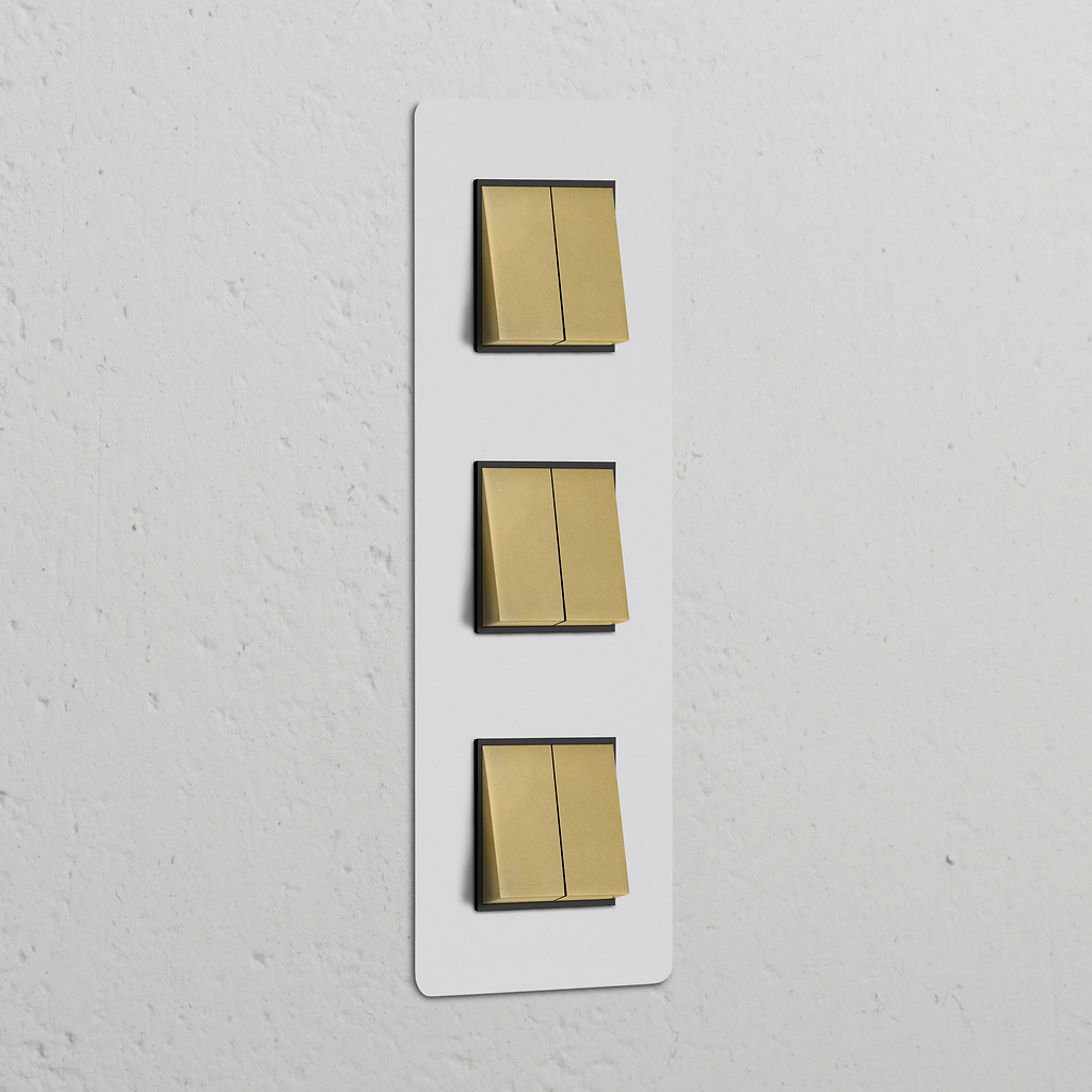 Vertikaler Dreifachrahmen mit 6x Wippschalter, lackierbar in antikem Messing und Schwarz, für Schalter und Dimmer.