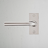 Apsley fixer Türgriff kurzes Schild aus poliertem Nickel und weißem Wand.
