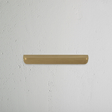 Oxford Kantengriff (128 mm) in Antik-Messing-Finish, ideal für kleine Schubladengriffe.