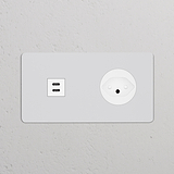 Zweifachrahmen mit USB-Anschluss (30 W) + Schweizer Steckdoseneinsatz (Typ J) rund – Lackierbar + Weiss