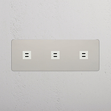 Dreifach-USB-Netzteil – Poliertes Nickel + Weiß – auf weißem Hintergrund