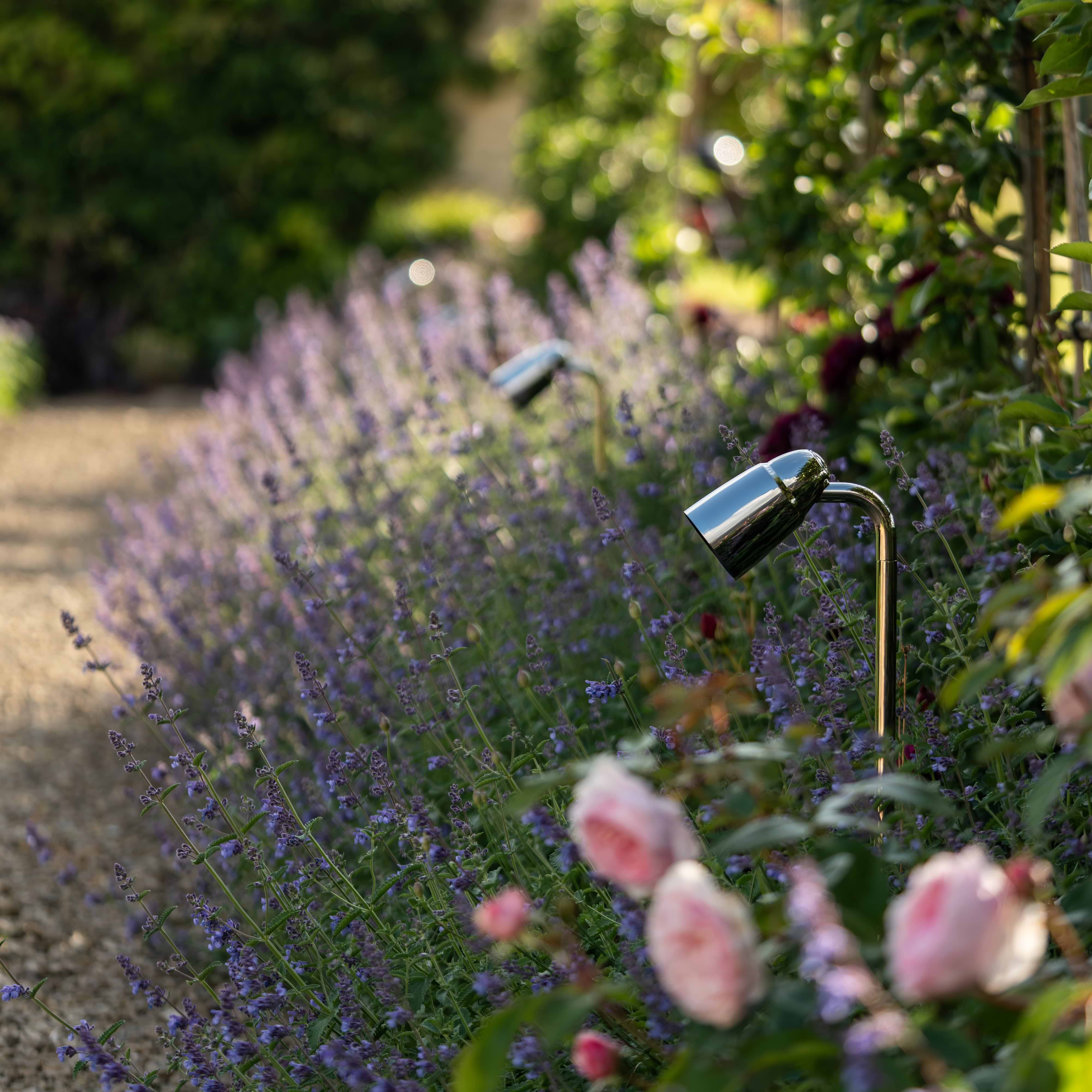 How to zone your garden using lighting