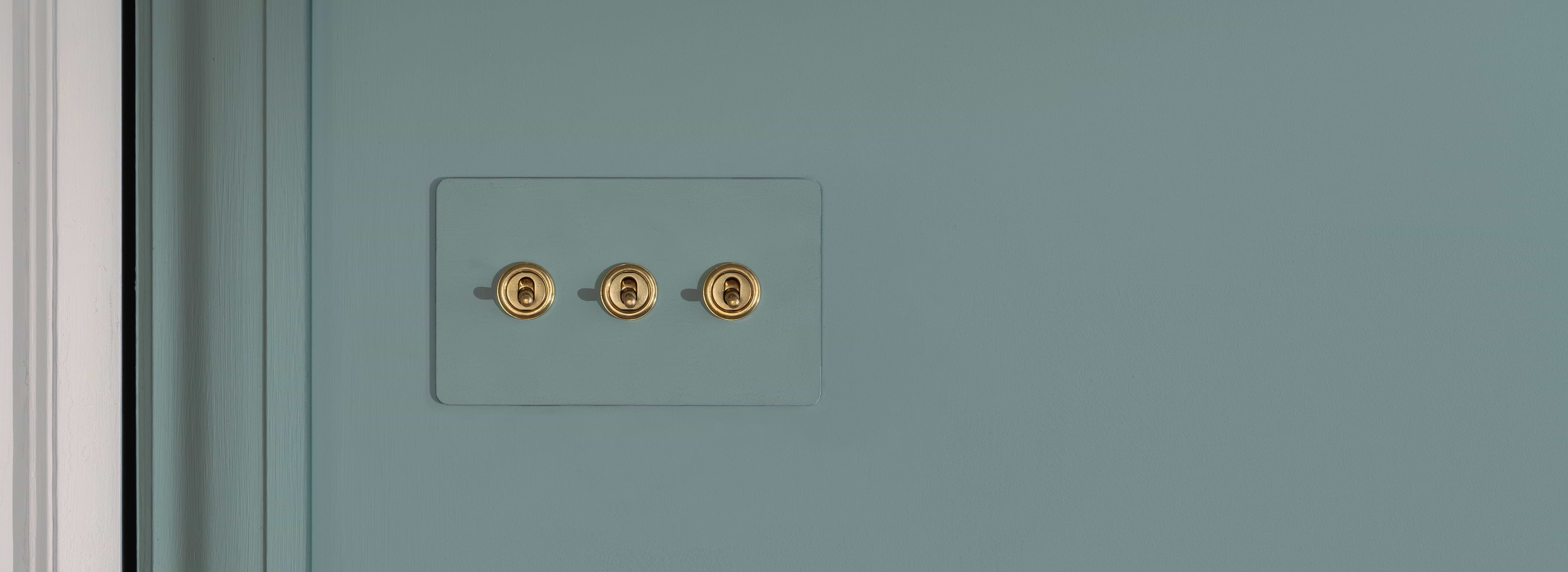 Paintable antique brass - white inserts
