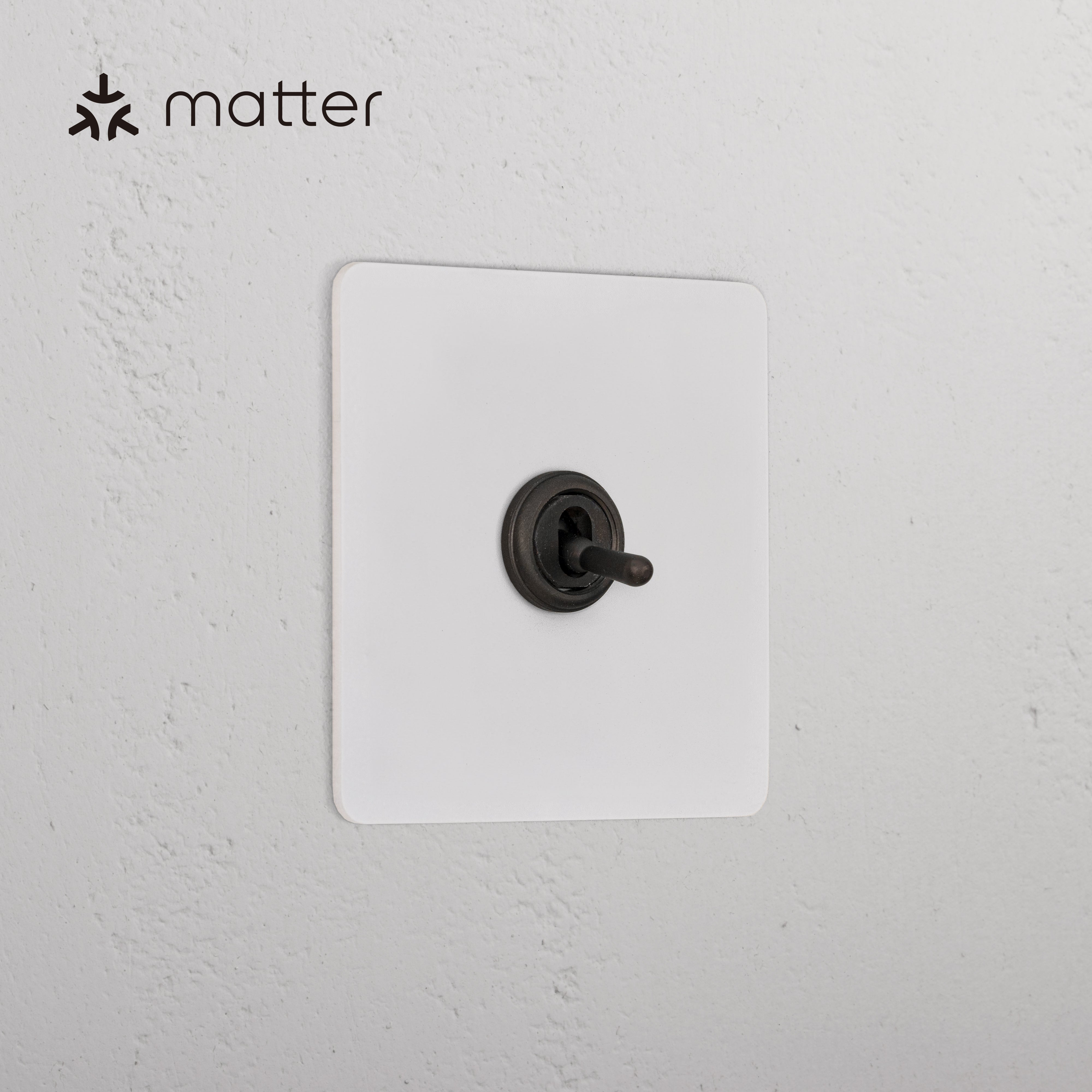 1G Smart Retractive Toggle Switch – Paintable Bronze