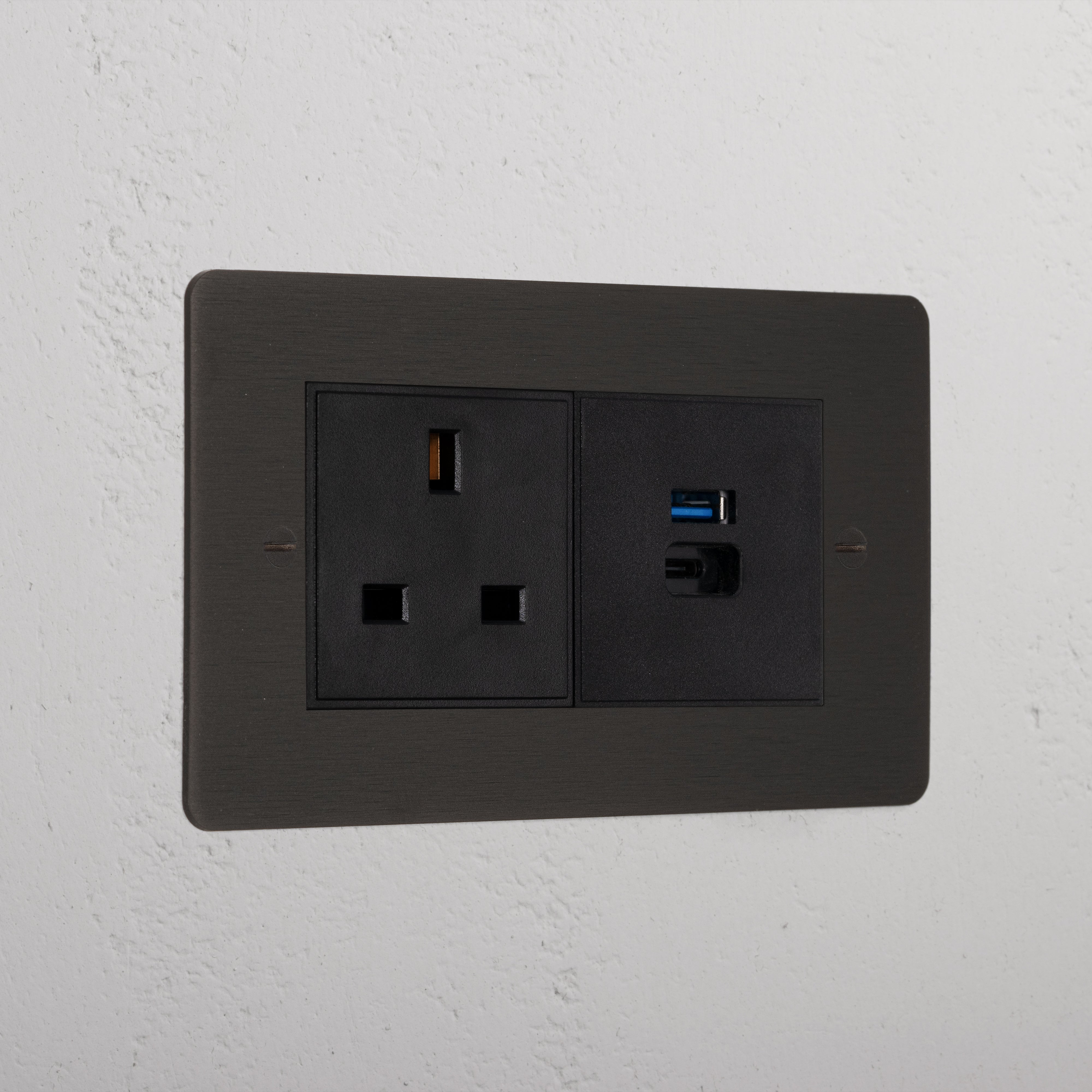 Bronze Interior 13A Socket + Usb A+C Fast Charge Black