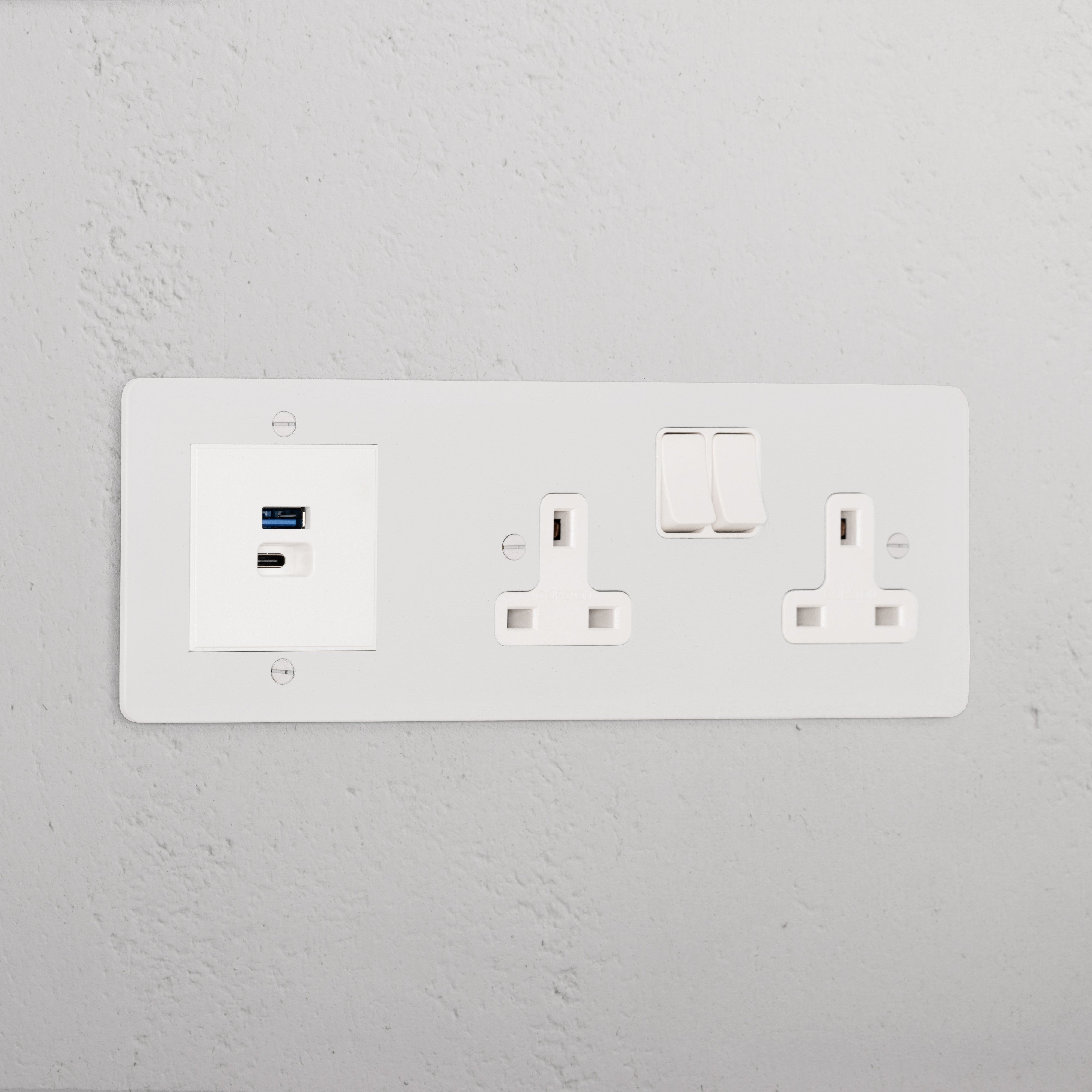 Double Socket + USB A+C Fast Charge – Paintable White