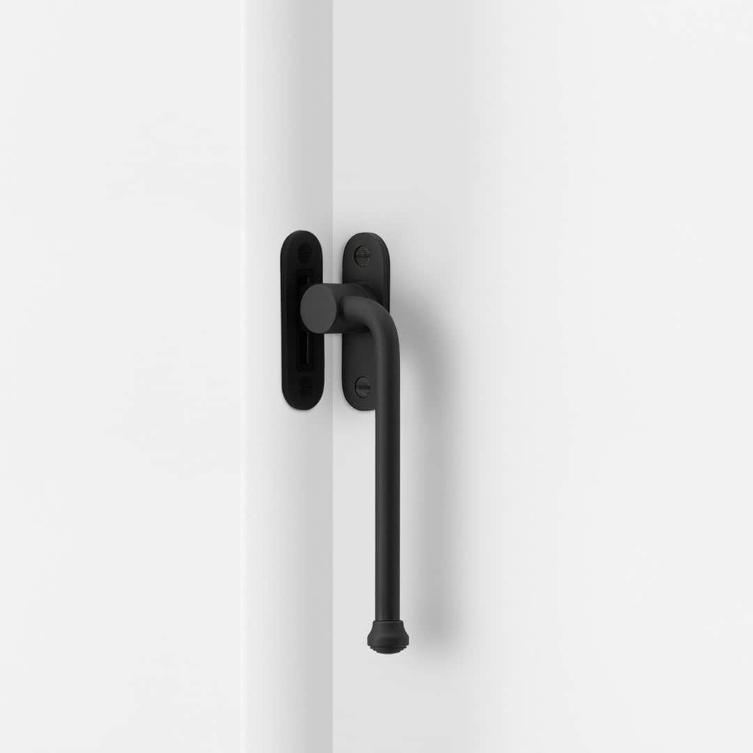 Southbank Casement Window Handle With Plate Right – Bronze  