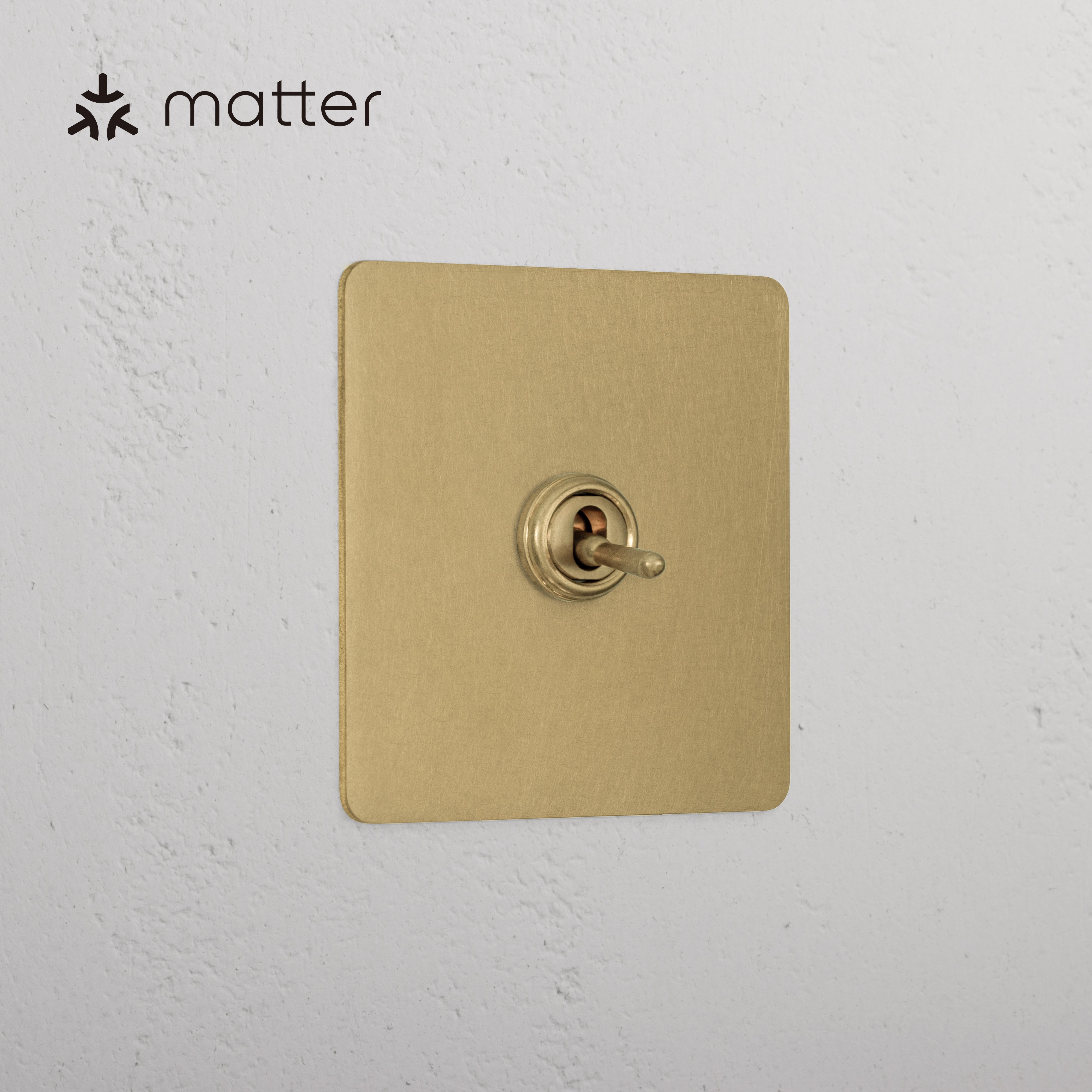1G Smart Retractive Toggle Switch – Antique Brass