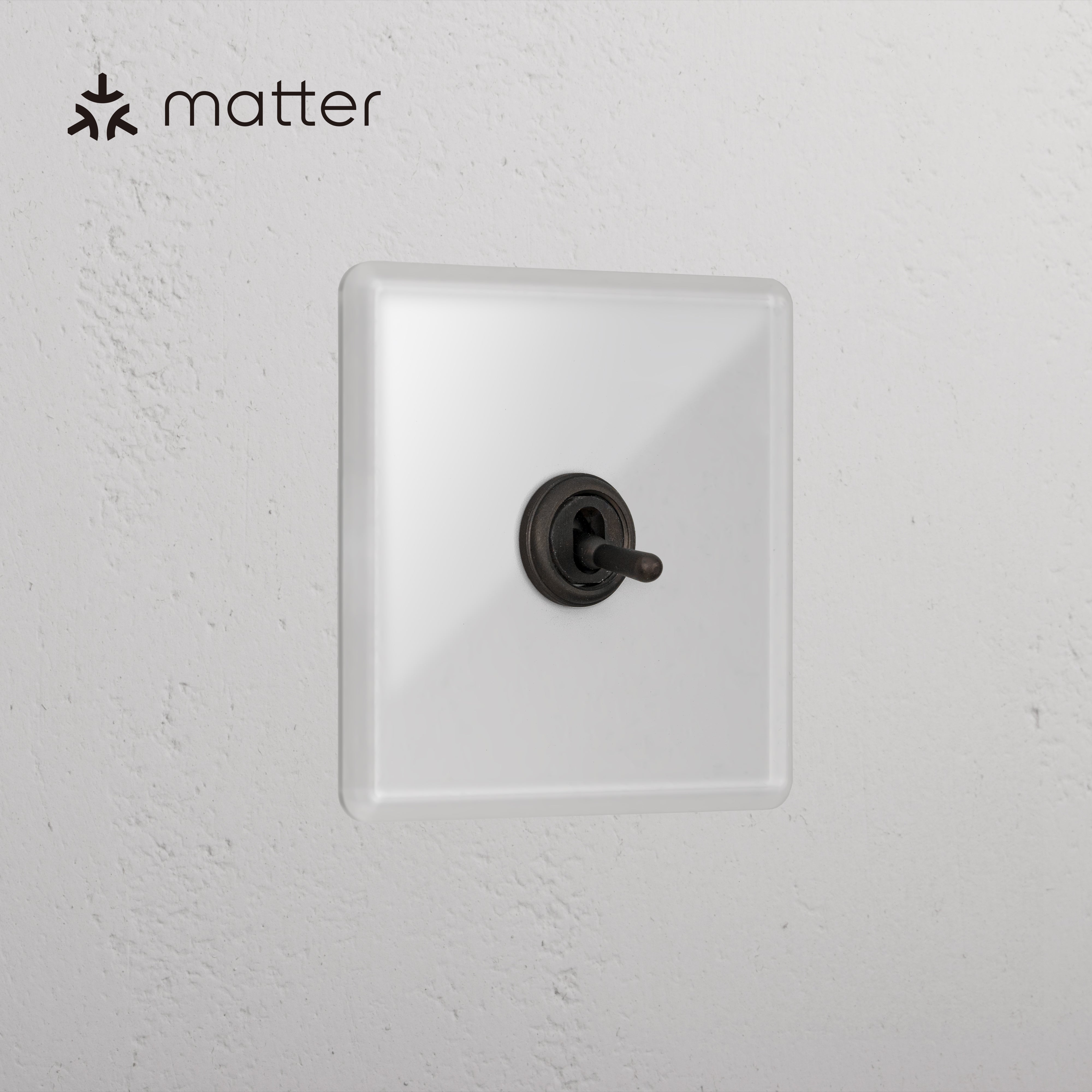 1G Smart Retractive Toggle Switch – Clear Bronze