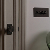 Onslow Short Plate Sprung Door Knob - Bronze 