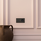 USB-C-Anschluss (30 W) + SchuKo-Steckdoseneinsatz (Typ F) rund je 1x in Zweifachrahmen – Bronze + Schwarz