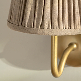 Malvern Medium-Wandleuchte plissierter Schirm natürliches Beige – Antikes Messing