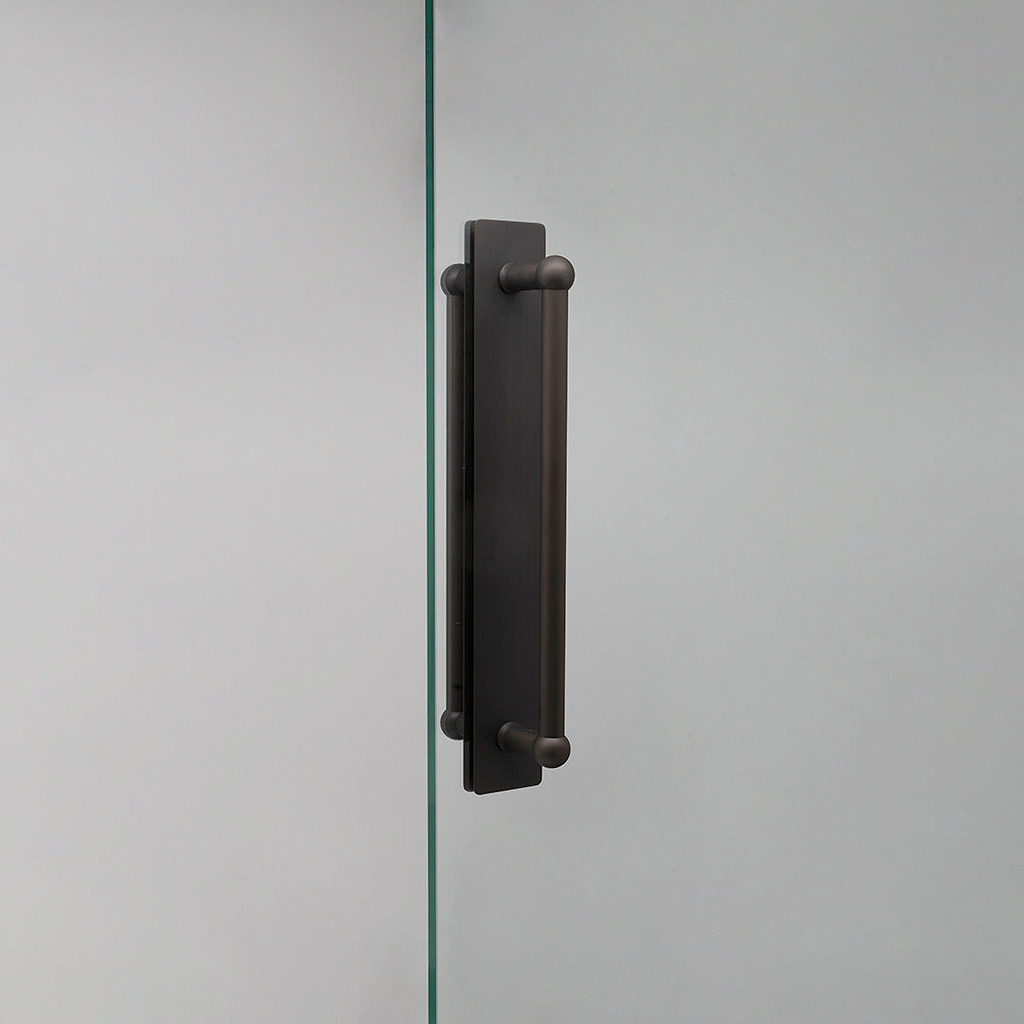 Bronze Harper Stoßgriff 2x mit Schild 320 mm – auf weißem Hintergrund