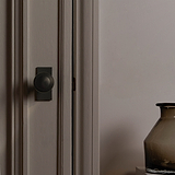 Pomo para puertas Poplar con placa corta (con muelle) - Bronce