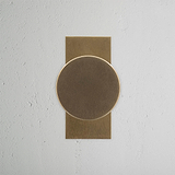 Pomo para puertas Onslow con placa corta (fijo) - Latón antiguo