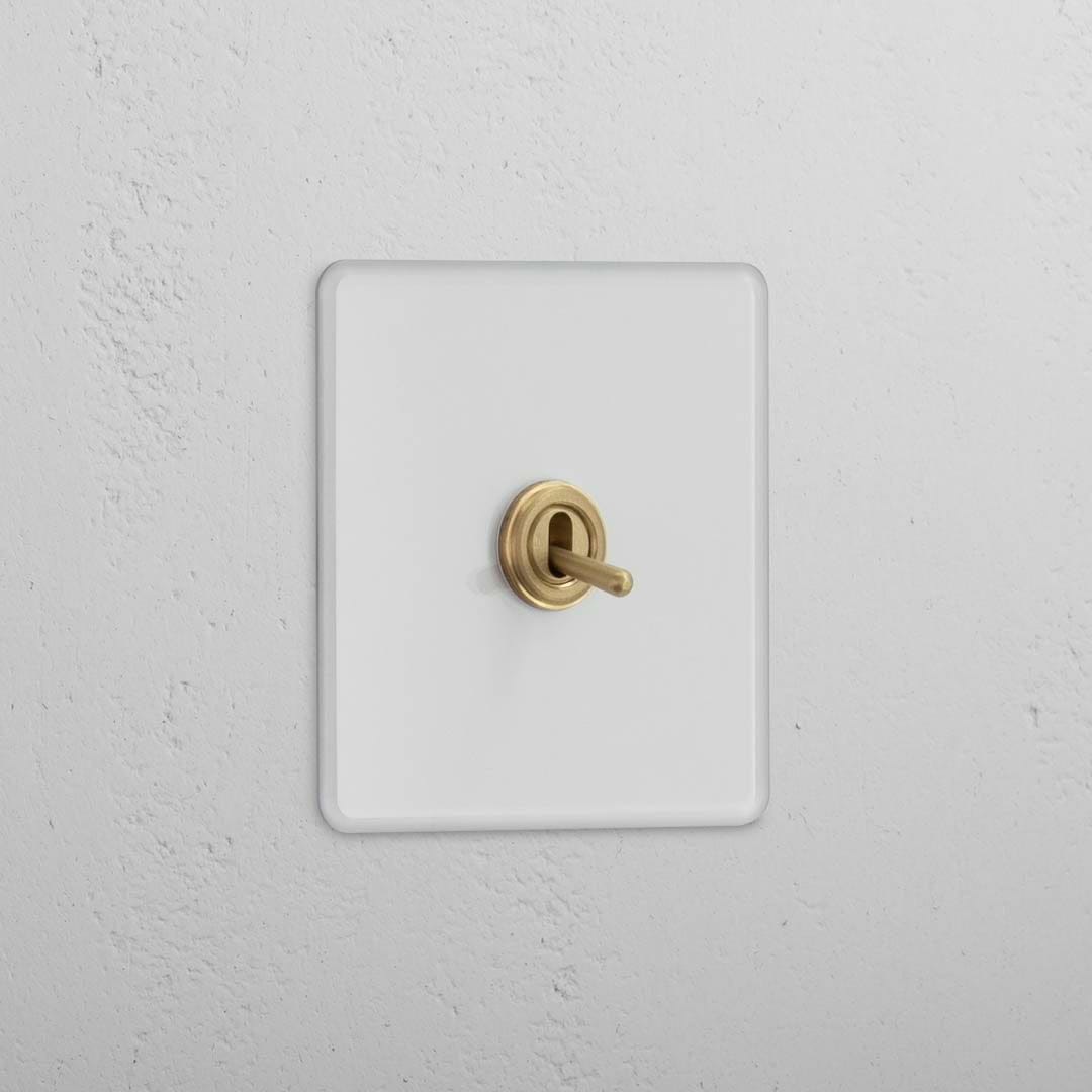 Interruptor individual de palanca intermedio en latón antiguo y traslúcido - Herramienta de control de iluminación versátil