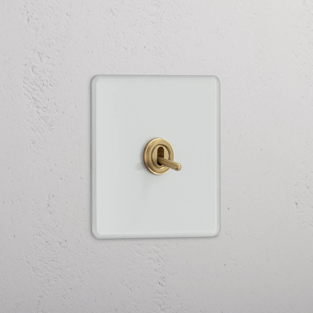 Interruptor individual de palanca intermedio en latón antiguo y traslúcido - Herramienta de control de iluminación versátil