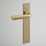 Manilla para puertas Apsley con placa larga (fija) - Latón pulido