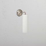 Aplique de pared en níquel pulido con pantalla de porcelana