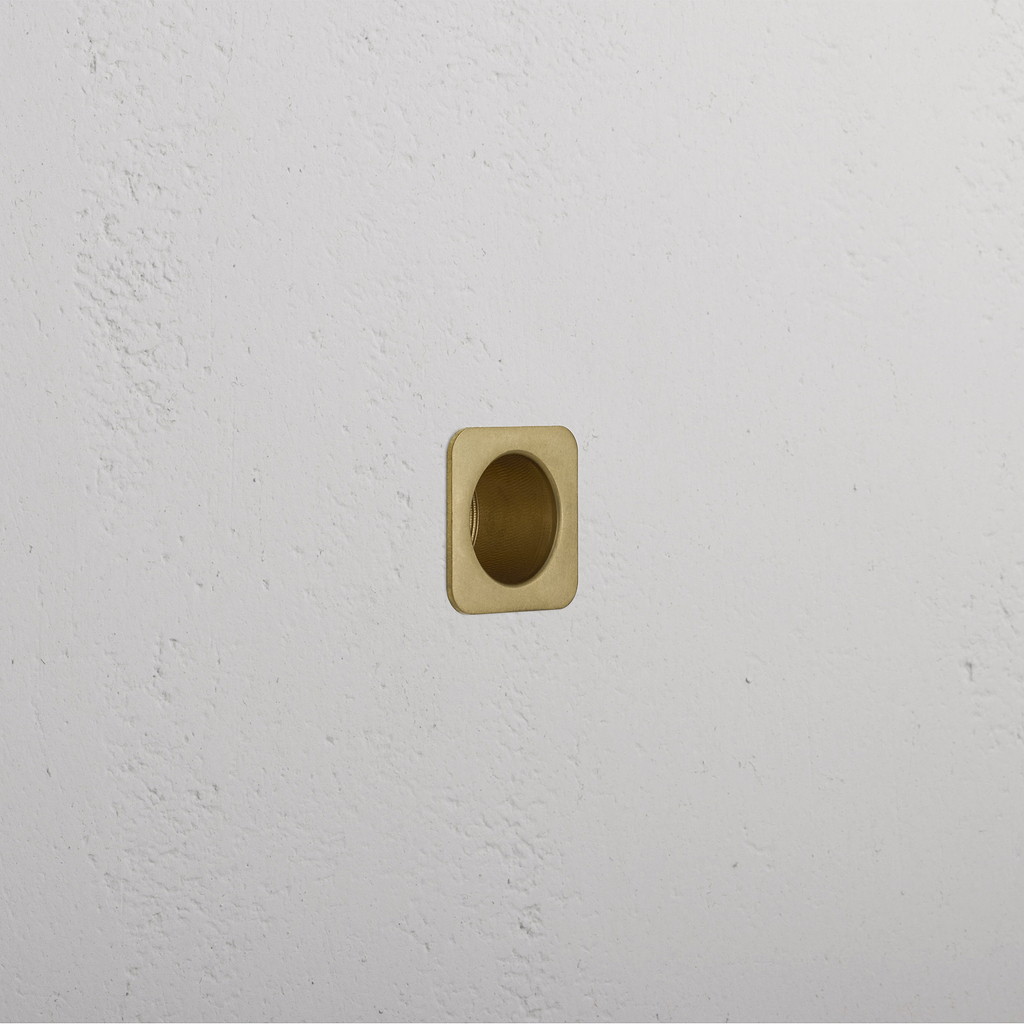 Tirador embutido de bordes para puertas Regent - Latón antiguo