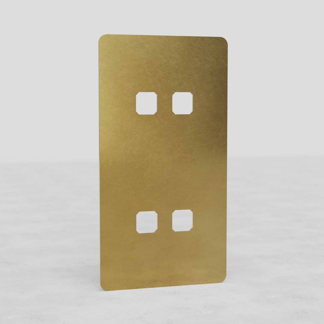 Placa de interruptor con cuatro aberturas en latón antiguo, diseño vertical - Accesorio de estilo clásico europeo