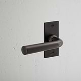 Manilla para puertas Apsley con placa corta (fija) - Bronce