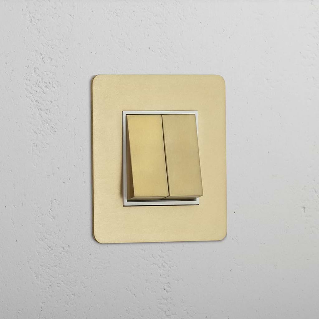 Interruptor de balancín de doble posición en latón antiguo y blanco - Accesorio elegante para el hogar