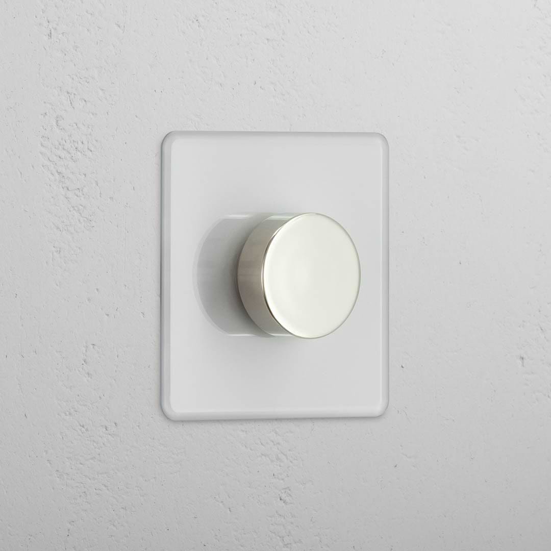 Interruptor individual regulador de luz en níquel pulido y traslúcido, elegante - Herramienta precisa para control de la luz