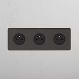 Prise de Courant Ronde Type E x3 (Plaque Triple) - Bronze (Insert Noir)