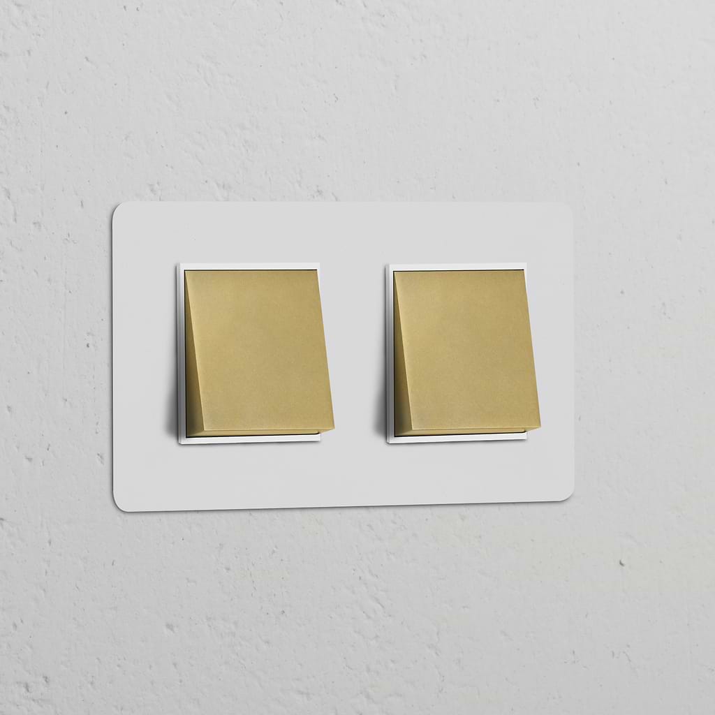 Interrupteur VV Carré x2 (Plaque Double) - Laiton Ancien Peignable Insert Blanc