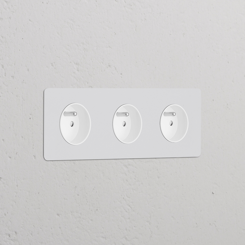 Prise de Courant Ronde Type E x3 (Plaque Triple) - Peignable Insert Blanc