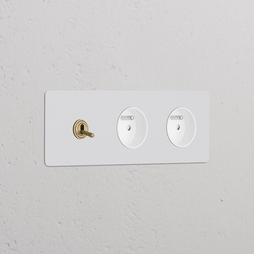 Interrupteur VV à Levier & Prise de Courant Ronde Type E x2 (Plaque Double) - Laiton Ancien Peignable Insert Blanc