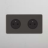 Prise de Courant Ronde Type E x2 (Plaque Double) - Bronze (Insert Noir)