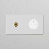Interrupteur VV à Levier & Prise de Courant Ronde Type E (Plaque Double) - Laiton Ancien Peignable Insert Blanc