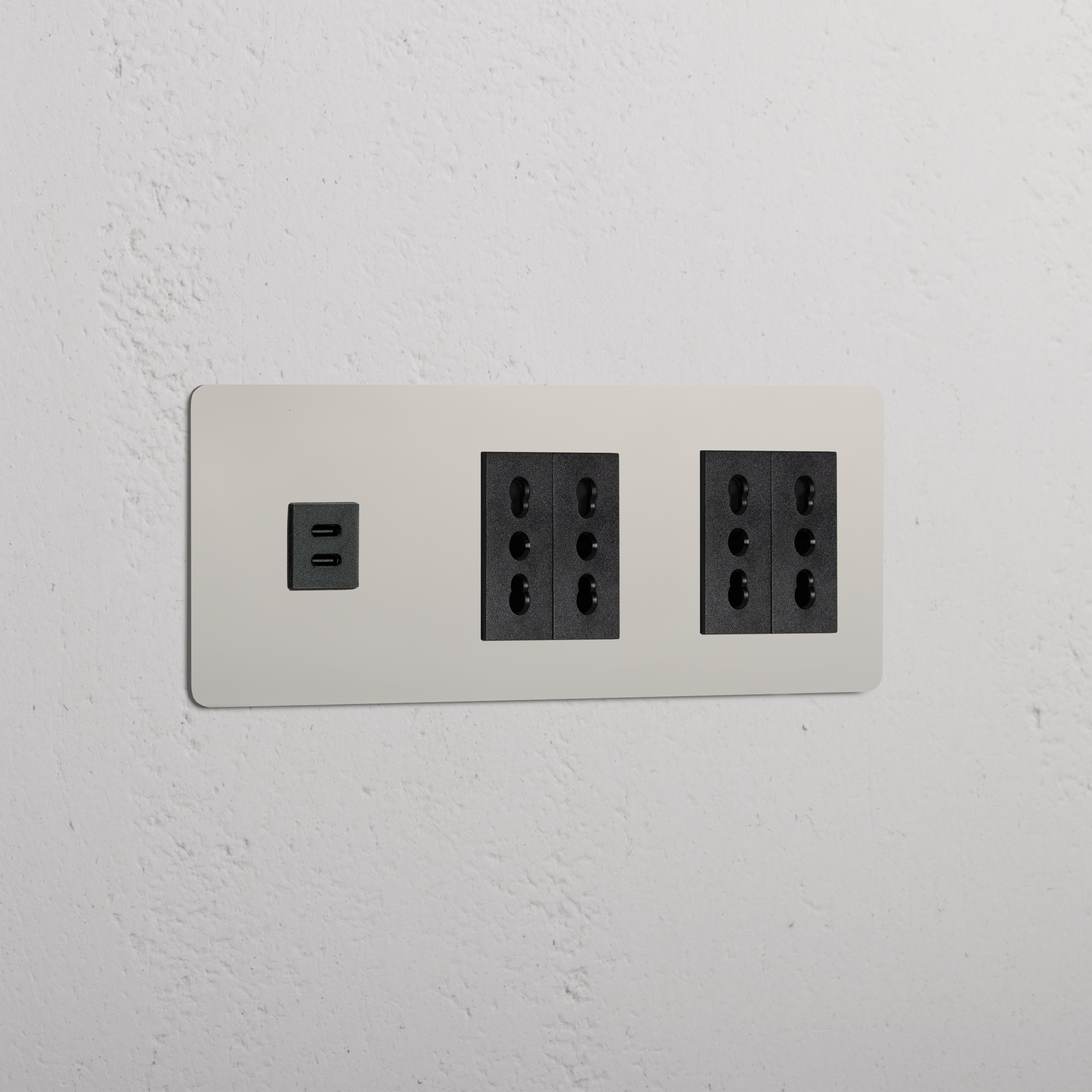 Modulo Triplo USB 30W & 4x Bipasso in Nichel Lucido Nero