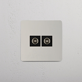 Accessorio Segnale TV Doppio su Sfondo Bianco: Modulo TV Singolo 2x in Nichel Lucido Nero