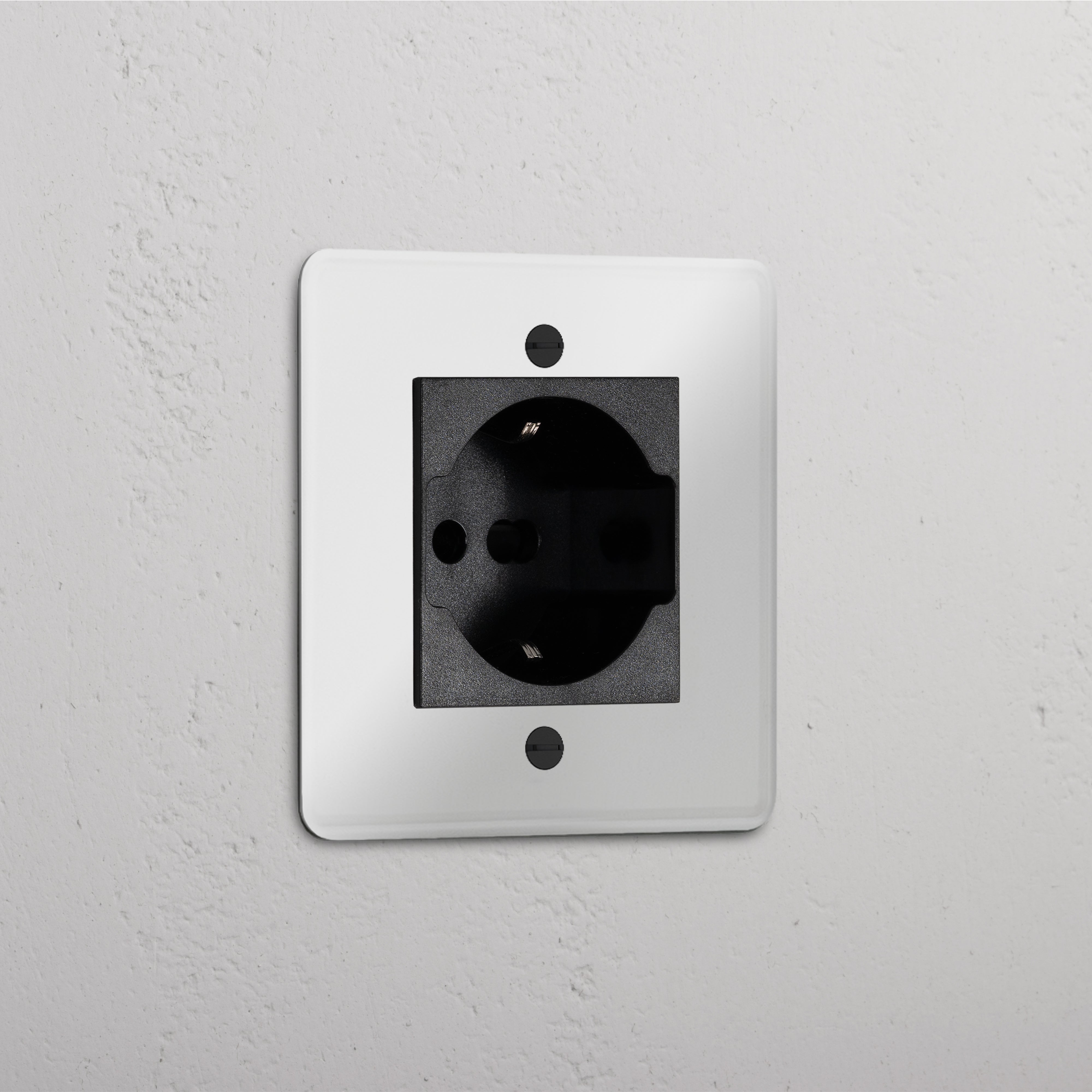 Modulo Singolo Schuko/Bipasso in Nero Trasparente