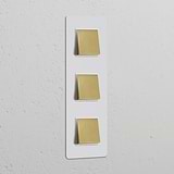 Interruttore a Bilanciere Triplo Verticale 3x – Pitturabile Ottone Antico Bianco