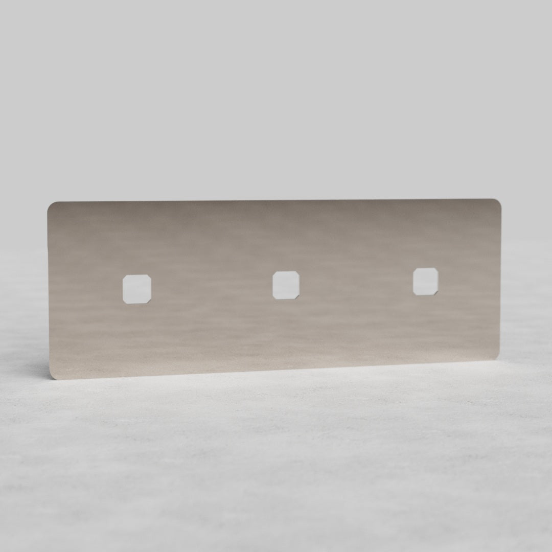 Placca Interruttore a Tre Uscite in Nichel Lucido EU - Soluzione Versatile per il Controllo della Luce